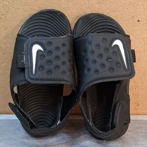 NIke Infant Sunray Adjustable Black and White Sandals Size 7 C